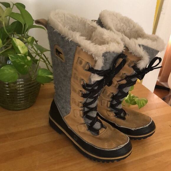 Sorel Fleece Lined Boots Size 7 - Picture 1 of 9